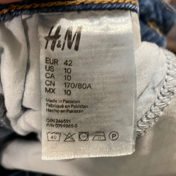 Straight Leg H&M Jeans. Size 10 - Picture 4 of 4